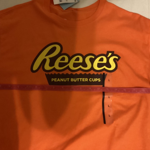 Reese’s Peanut Butter Crop Top size large short sleeve - Picture 6 of 7